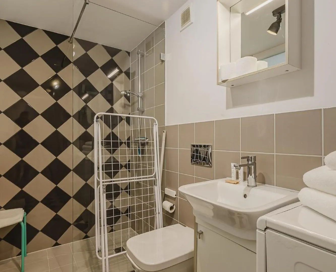 Wilson Park Loft Studio With Mezzanine By Bookinghost Poznań