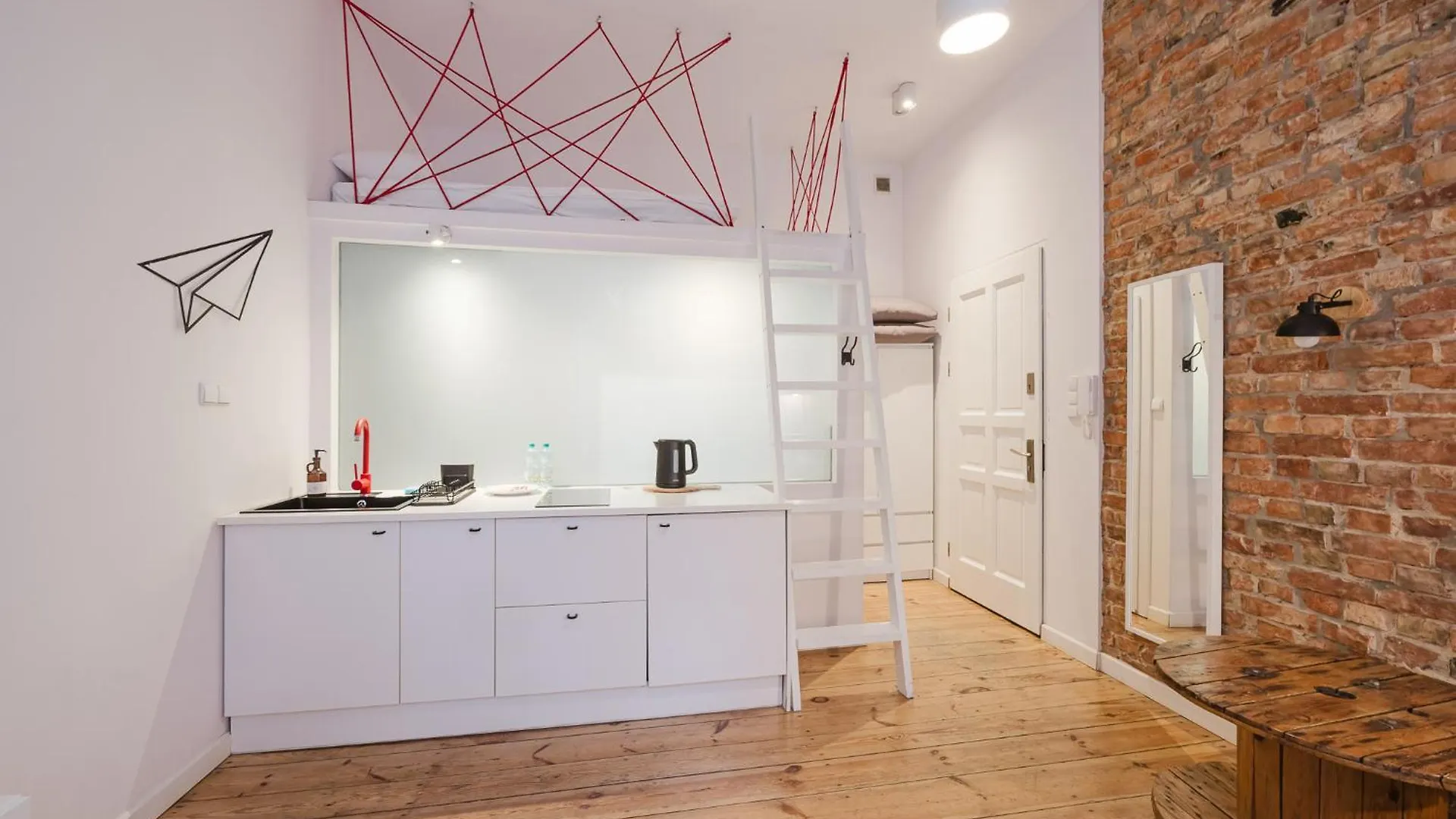 Wilson Park Loft Studio With Mezzanine By Bookinghost Poznań