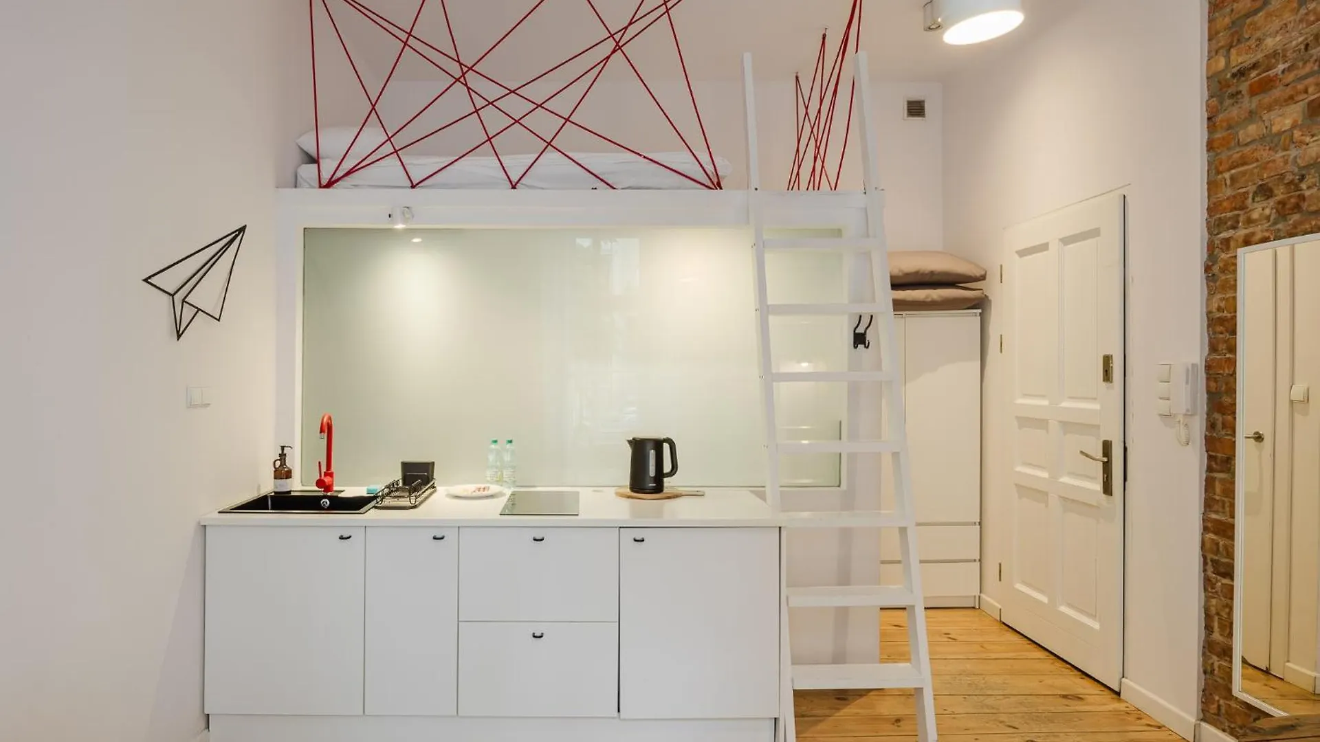 Wilson Park Loft Studio With Mezzanine By Bookinghost Poznań