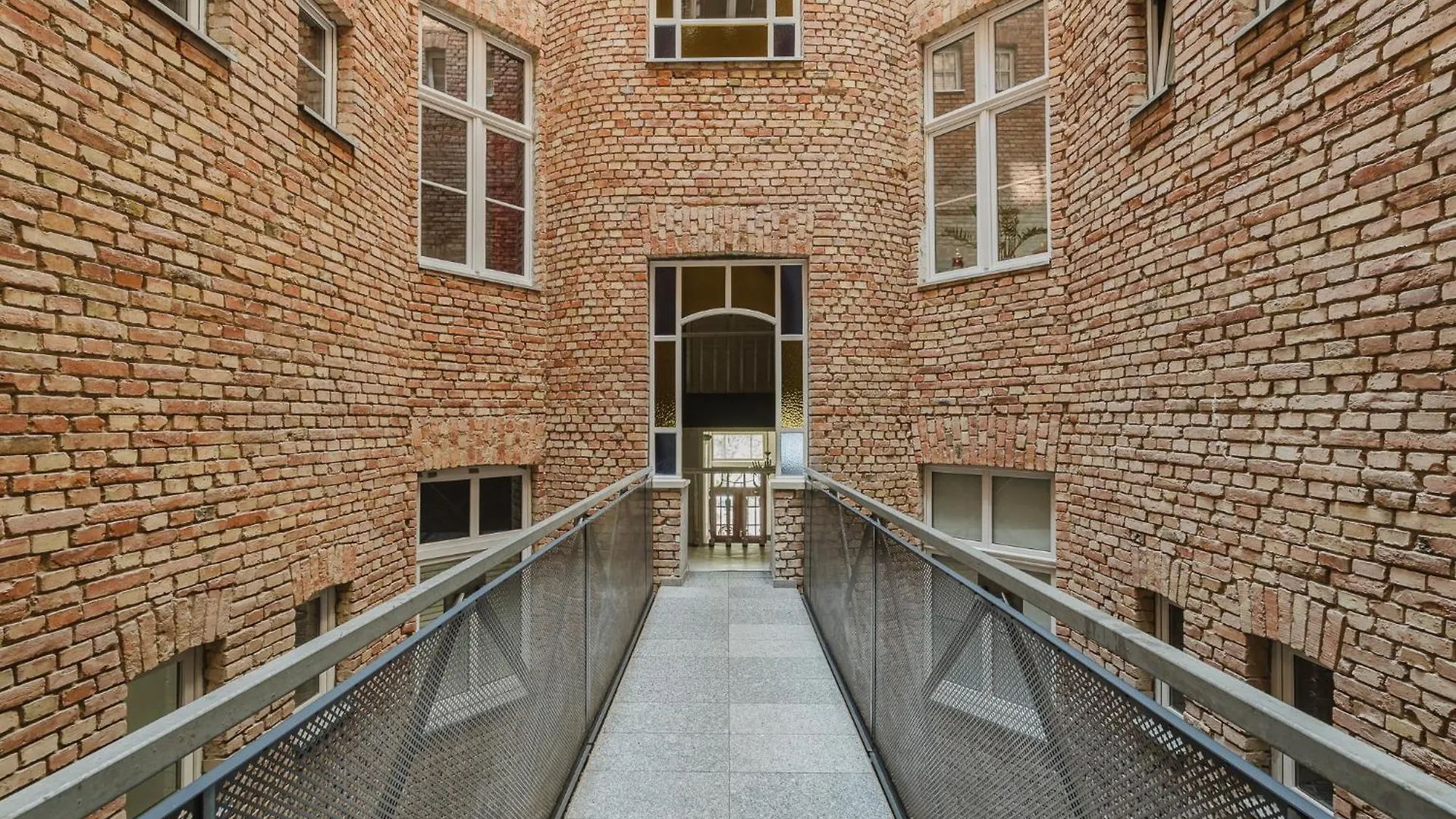 Wilson Park Loft Studio With Mezzanine By Bookinghost Poznań 0*,
